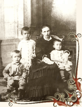 Соф’я Василівна Єгорова зі старшими дітьми 1883 р.
